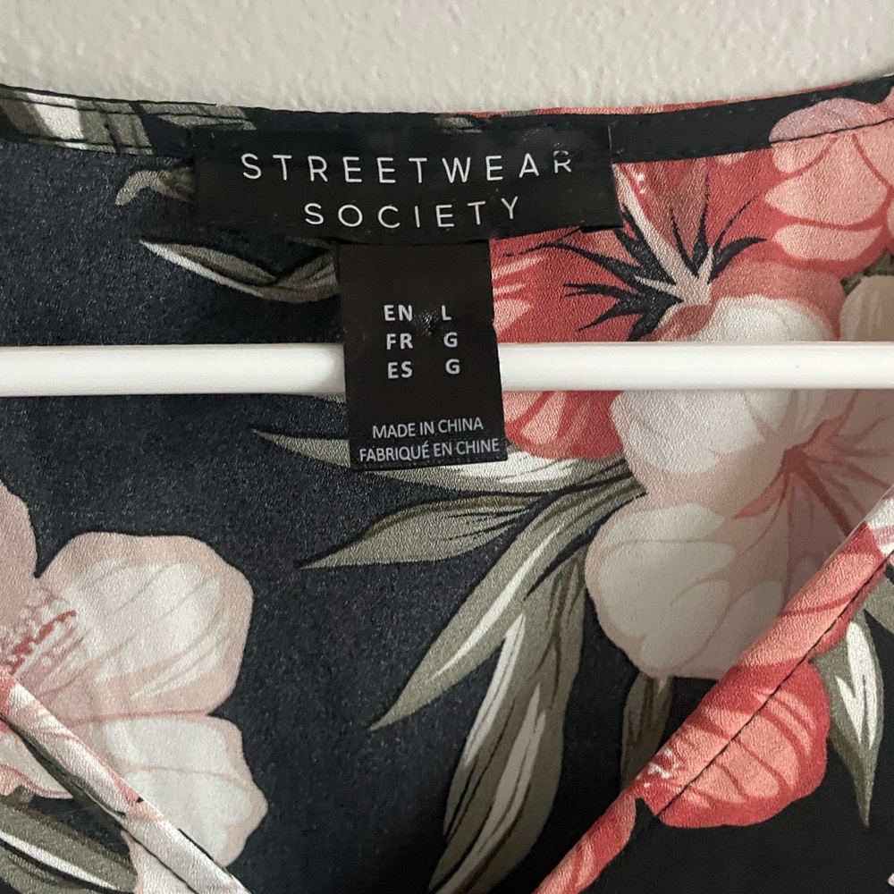 Streetwear Society Black and Pink Floral Blouse - Picture 4 of 5